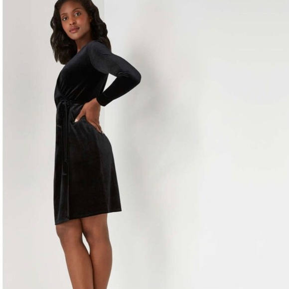 🆕 NWT Small - Black Velvet Wrap Dress - Picture 2 of 4